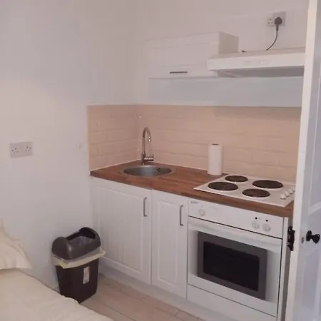 Self Catering Studio's Near City Center