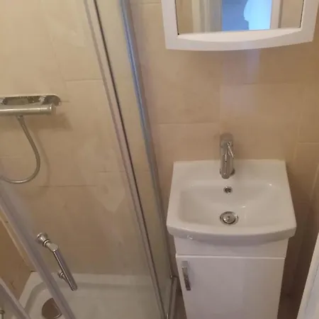 Self Catering Studio's Near City Center Apartment *